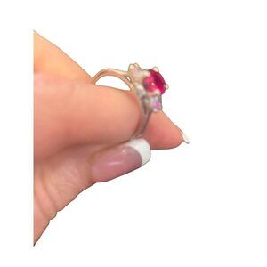 New Cute & Dainty Clear / Fushia CZ Ring